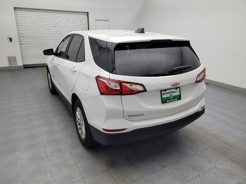 Used 2021 Chevrolet Equinox LS w/ LS Convenience Package image 5