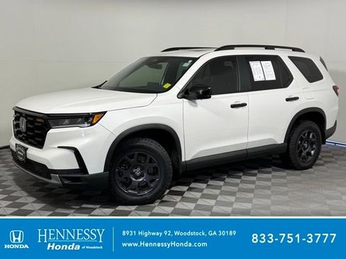 Used 2025 Honda Pilot TrailSport image 1