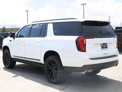 Used 2026 GMC Yukon XL Denali w/ Denali Reserve Package AWD/4WD image 4