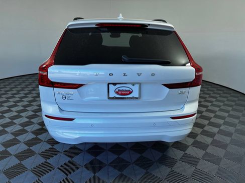 Used 2022 Volvo XC60 B5 Momentum FWD image 6