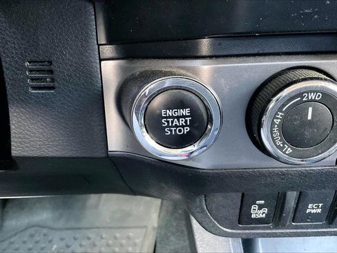 Used 2023 Toyota Tacoma SR5 w/ Technology Package AWD/4WD image 27