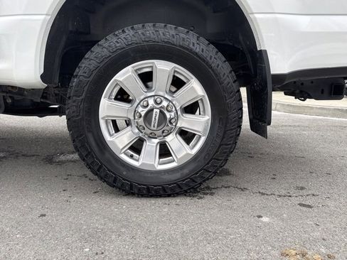 Used 2021 Ford F250 Platinum image 9