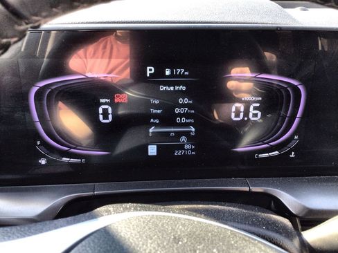 Used 2025 Kia Telluride S image 12