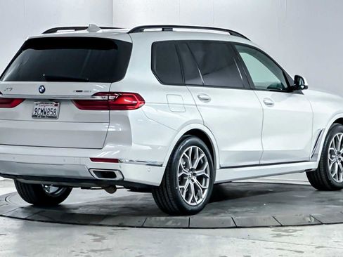 Used 2022 BMW X7 xDrive40i w/ Premium Package image 2