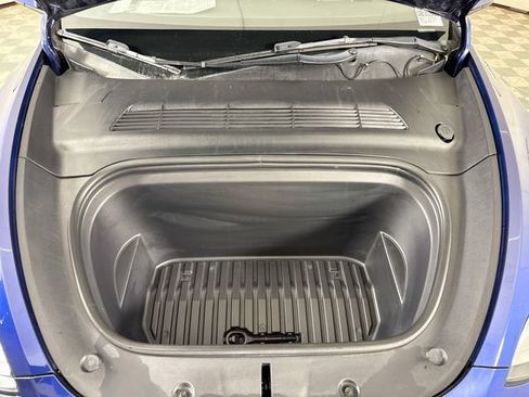 Used 2023 Tesla Model Y Long Range AWD/4WD image 29