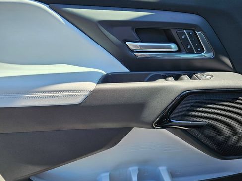 New 2026 Chevrolet Silverado EV 4x4 Crew Cab image 20