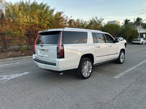 Used 2020 Cadillac Escalade ESV Platinum image 7