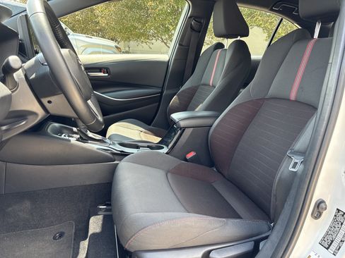 Used 2025 Toyota Corolla SE FWD image 15