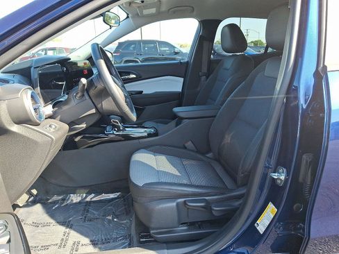 Used 2024 Chevrolet Trax LT w/ Driver Confidence Package image 13