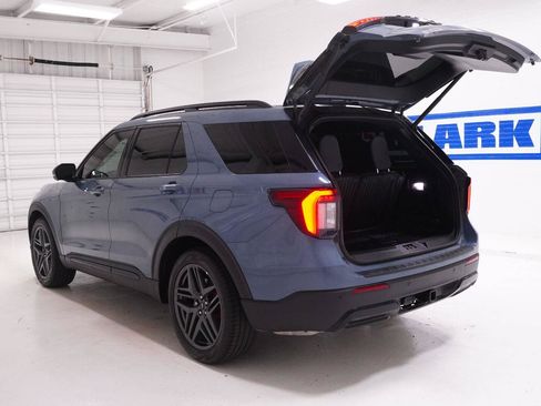 Used 2025 Ford Explorer ST-Line w/ Premium Package RWD image 35