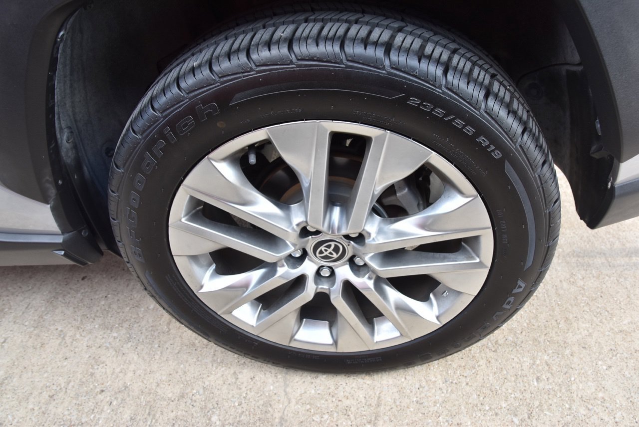 Used 2020 Toyota RAV4 XLE Premium AWD/4WD image 12