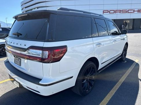 Used 2021 Lincoln Navigator Reserve w/ Luxury Package AWD/4WD image 3