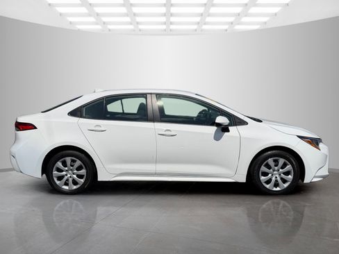 Used 2024 Toyota Corolla LE image 6