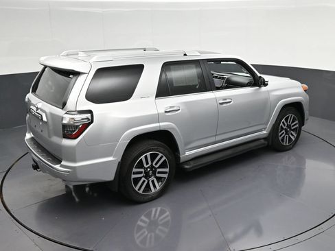 Used 2024 Toyota 4Runner Limited AWD/4WD image 19