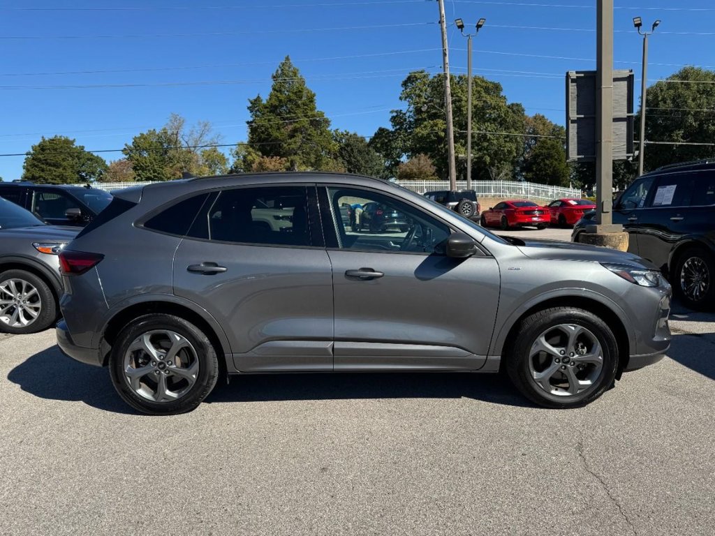 Certified 2024 Ford Escape ST-Line AWD/4WD image 2