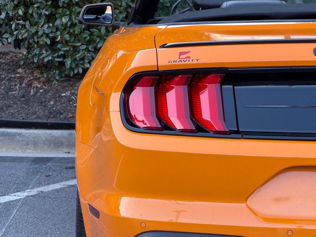 Used 2018 Ford Mustang GT Premium w/ Equipment Group 401A RWD image 15