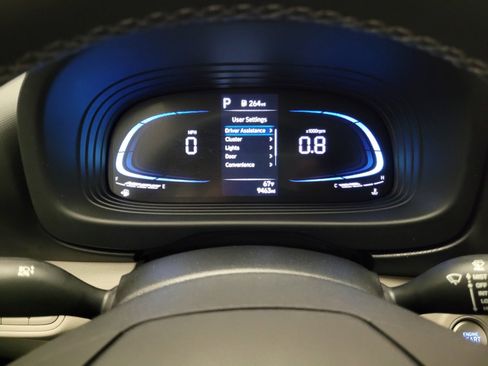 Used 2025 Hyundai Venue SEL image 23