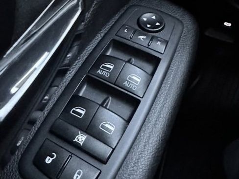 Used 2021 RAM 1500 Big Horn w/ Built-to-serve Edition image 16