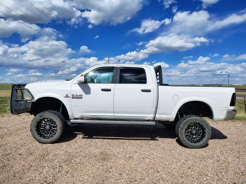 Used 2016 RAM 2500 SLT w/ SLT Plus D←cor Group AWD/4WD image 2
