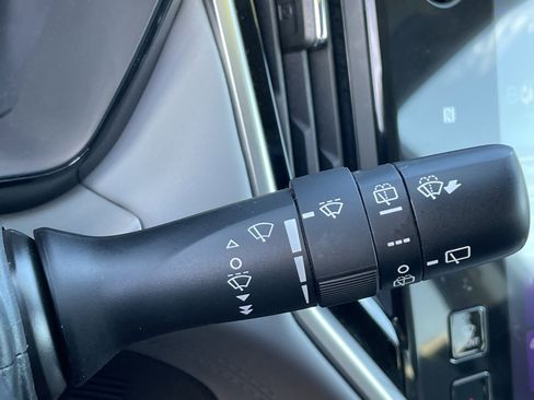 Used 2022 Subaru Outback Premium image 18