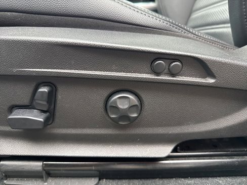 Used 2022 Alfa Romeo Stelvio Veloce image 25