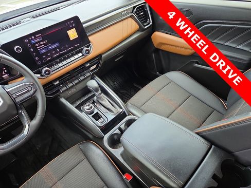 Used 2024 GMC Canyon AT4 AWD/4WD image 12