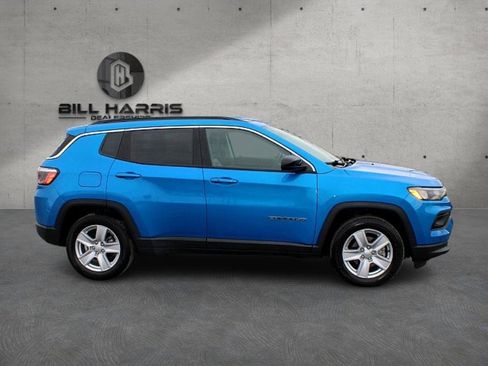 Used 2022 Jeep Compass Latitude image 4