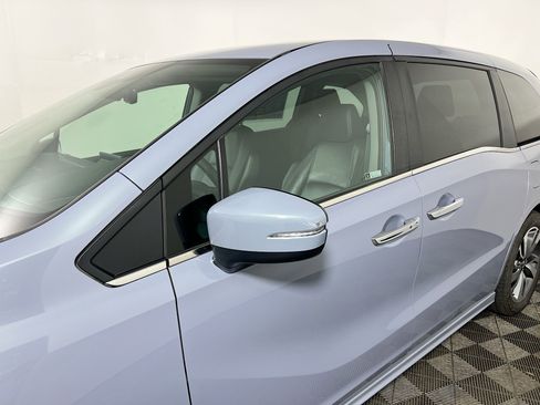 Used 2023 Honda Odyssey Touring image 12