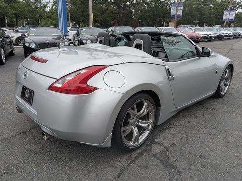 Used 2010 Nissan 370Z Touring w/ Sport Pkg RWD image 40
