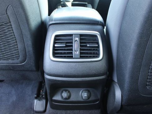 Used 2016 Kia Sorento LX image 34