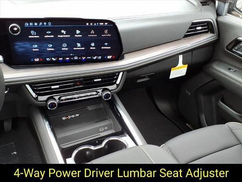 New 2026 Chevrolet Suburban Premier image 27