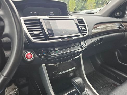 Used 2017 Honda Accord EX-L image 30