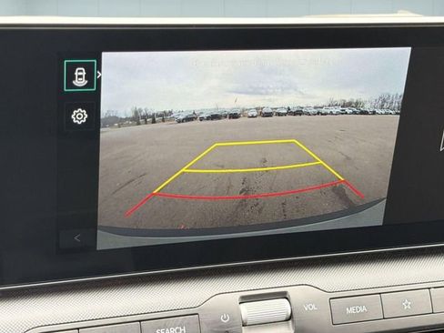 Used 2025 Kia K4 LXS image 14