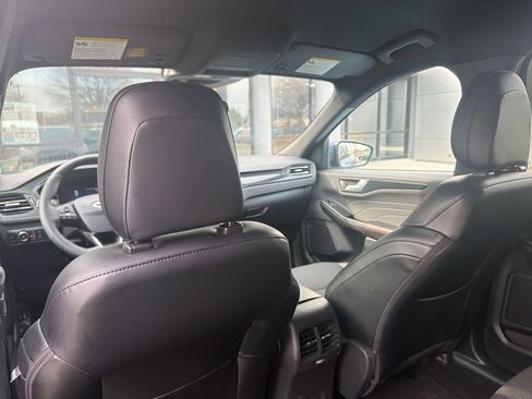 Used 2025 Ford Escape ST-Line Select image 26