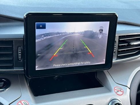 Used 2023 Ford Explorer XLT w/ Equipment Group 202A image 25