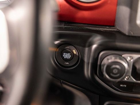 Used 2021 Jeep Wrangler Unlimited Rubicon image 25