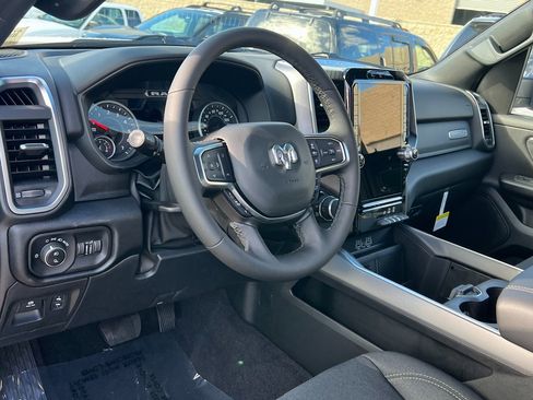New 2026 RAM 1500 4x4 Crew Cab image 19