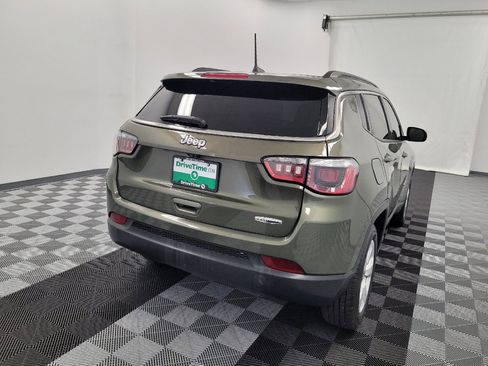 Used 2018 Jeep Compass Latitude w/ Popular Equipment Group FWD image 7