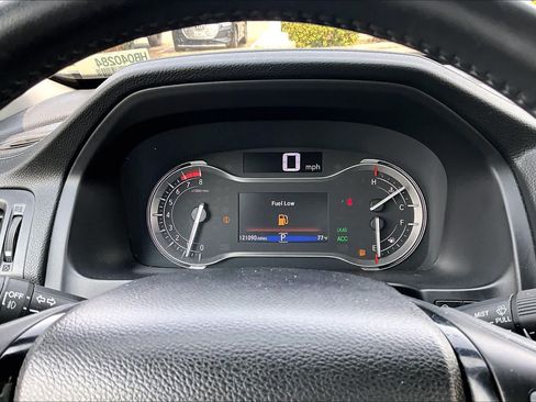 Used 2017 Honda Pilot Touring image 25