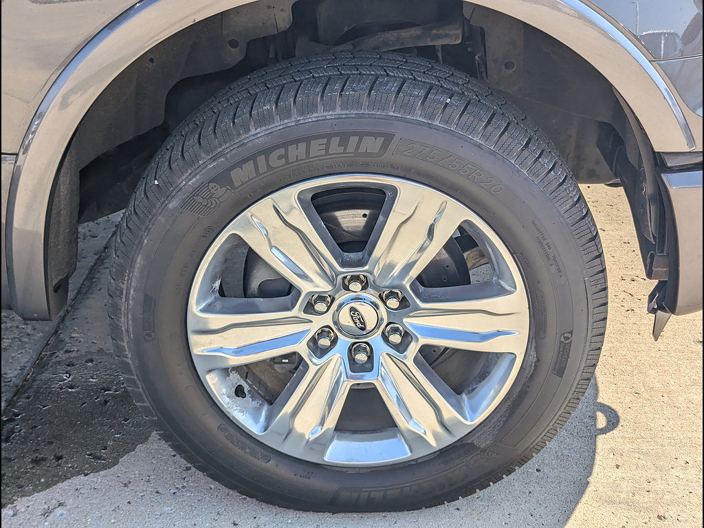 Used 2015 Ford F150 Platinum w/ Equipment Group 701A Luxury AWD/4WD image 18