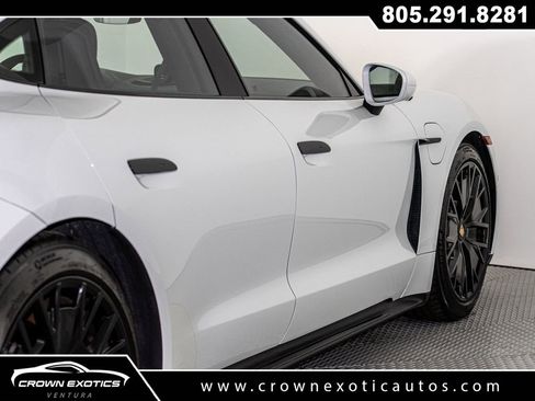 Used 2024 Porsche Taycan GTS image 28