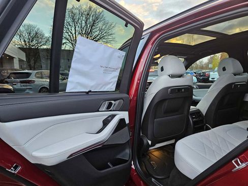 Used 2026 BMW X5 xDrive40i w/ Executive Package image 19
