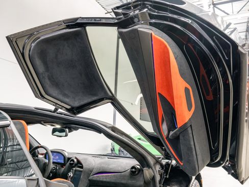 Used 2021 McLaren 765LT image 32
