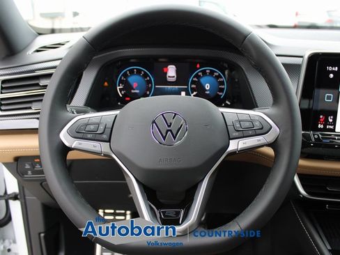 Used 2026 Volkswagen Atlas Cross Sport SEL R-Line AWD/4WD image 11