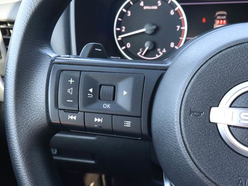 Used 2024 Nissan Rogue S FWD image 24