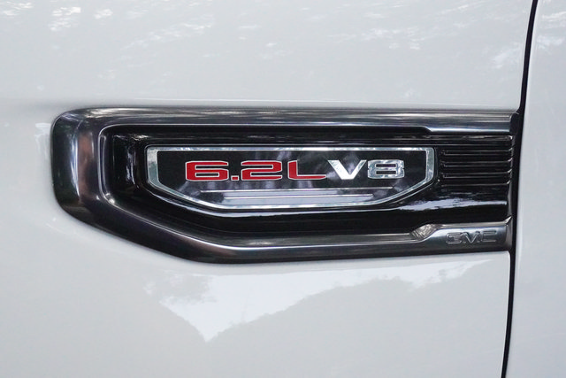 Used 2024 GMC Sierra 1500 AT4 w/ Technology Package AWD/4WD image 43