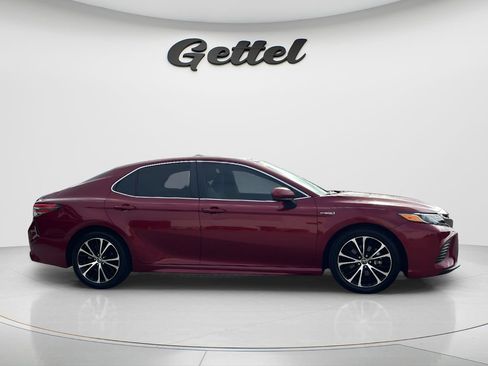 Used 2018 Toyota Camry SE FWD image 4
