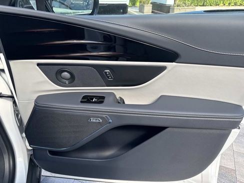 New 2025 Lincoln Nautilus Premier w/ Equipment Group 102A image 16