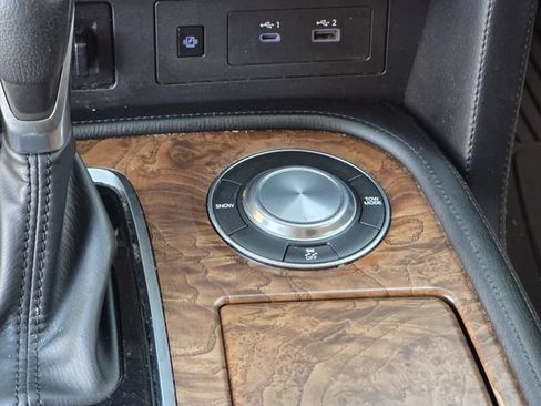 Used 2021 Nissan Armada SL w/ Captain's Chairs Package RWD image 28