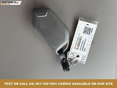 Used 2025 Kia Carnival image 41